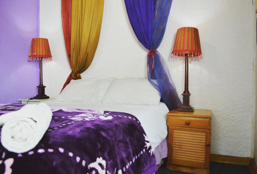 Homebase Melville Backpackers Йоханнесбург Экстерьер фото